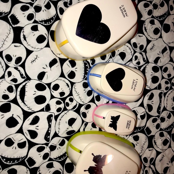 Hole punches - Picture 1 of 1